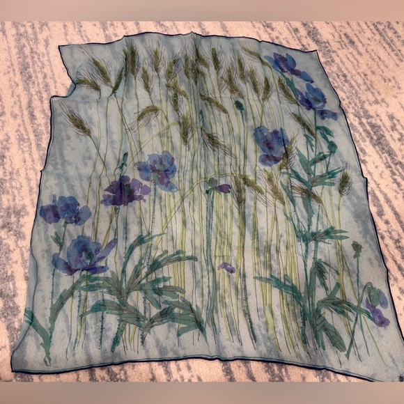 Vera Scarf - Picture 1 of 2